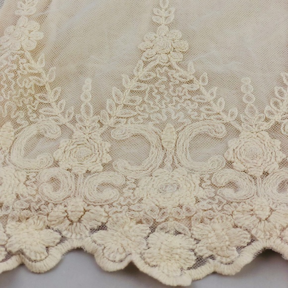 White Floral Embroidery Sleeveless Lace Top Small - Picture 3 of 5